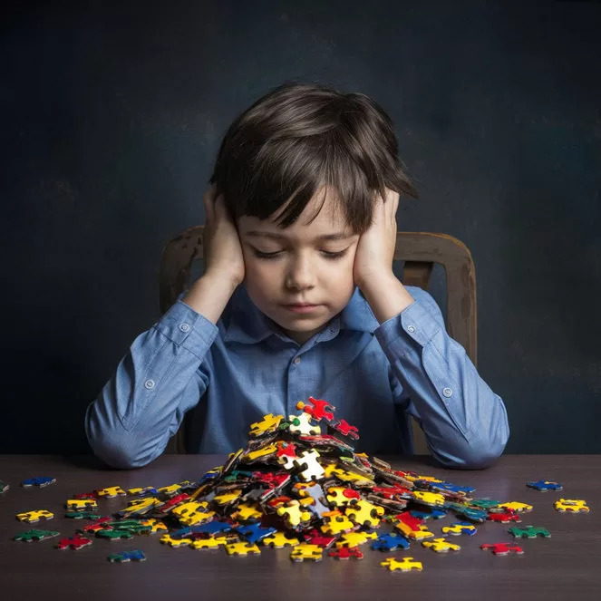 Când să vorbești cu psihiatrul pediatru despre posibile semne de autism ale copilului tău