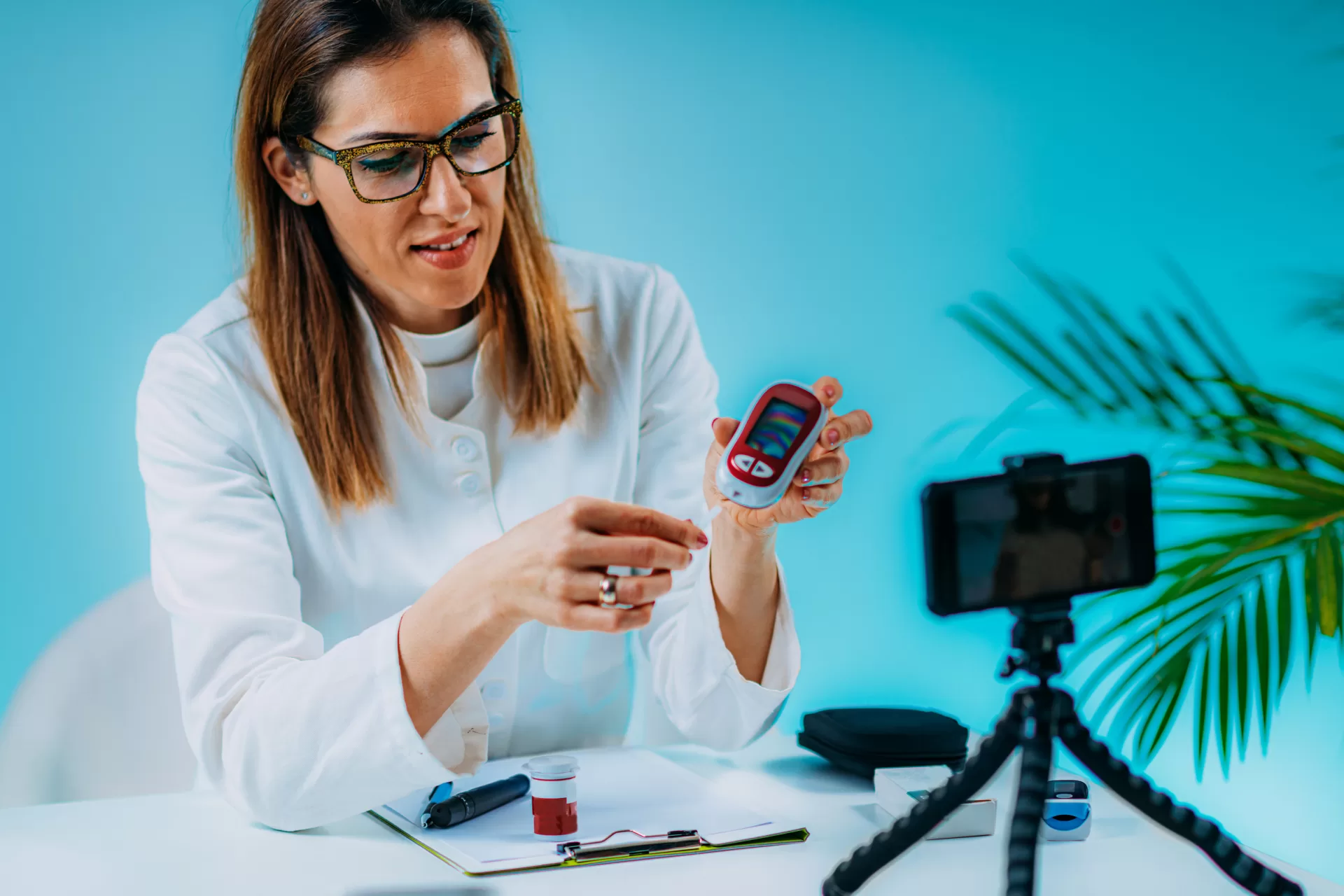 Monitorizarea diabetului prin controale online cu medici endocrinologi