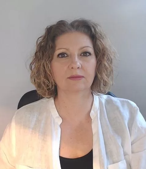 Dr. ROXANA-ANCA MACRIN