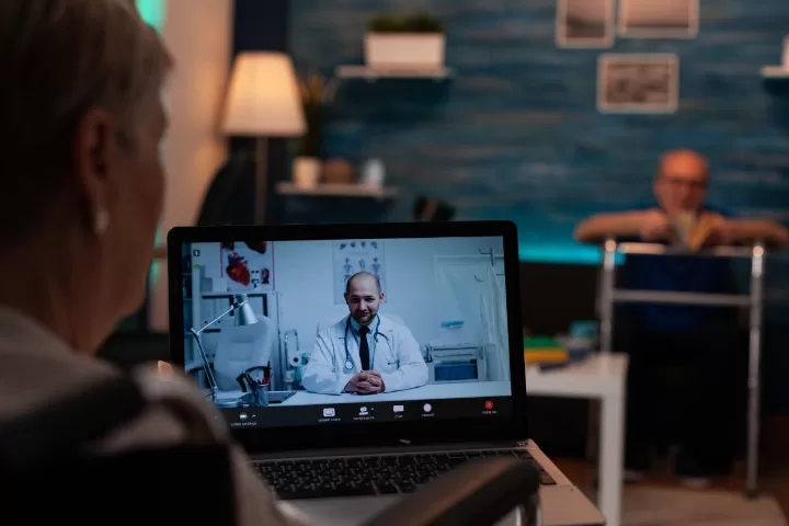 De ce și c&acirc;nd să alegi o consultație online 