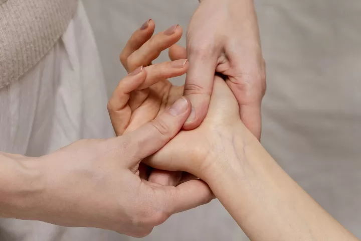 Afecțiunile cronice și acute ale m&acirc;inii