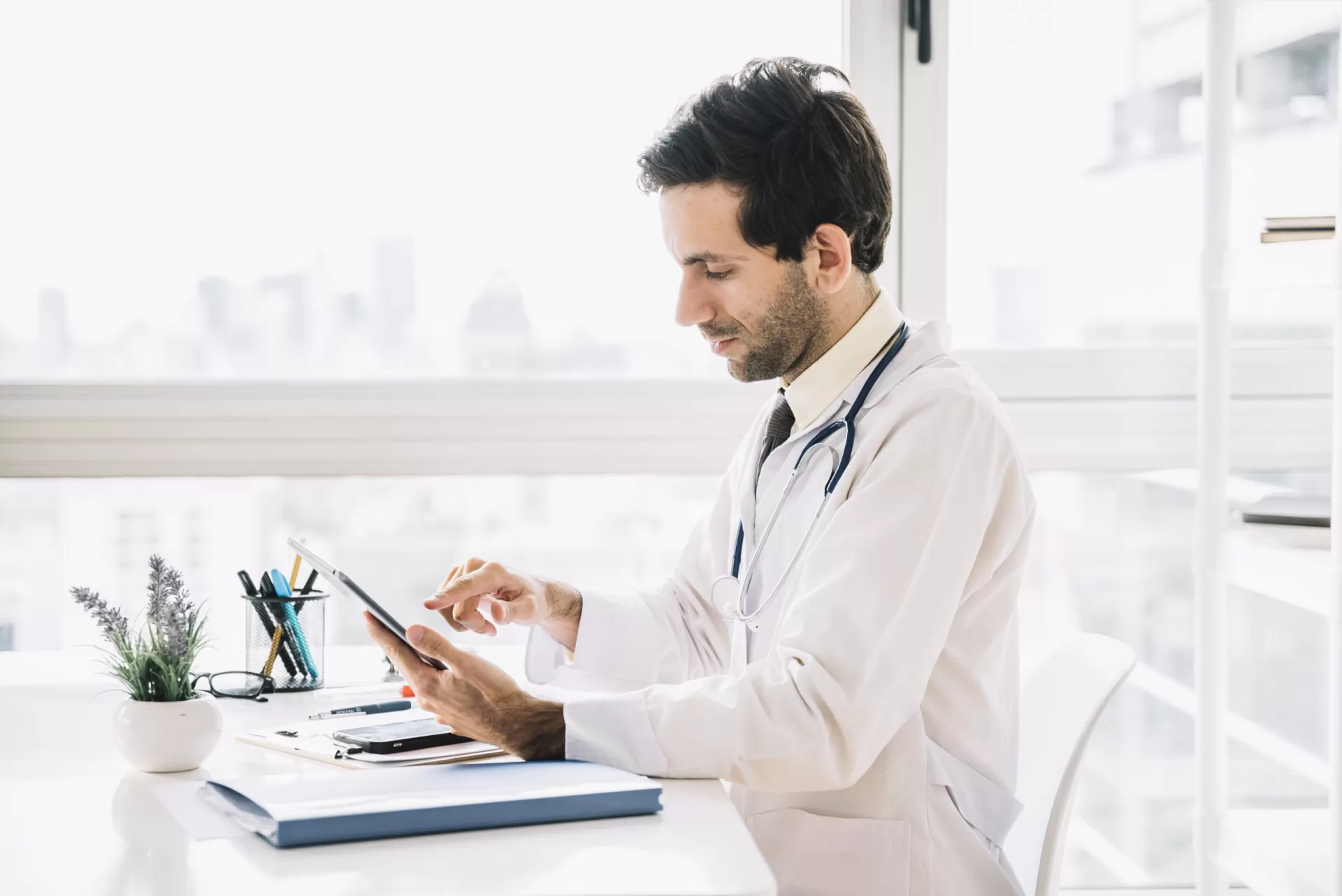 Sunt medic; de ca aș folosi telemedicina? 